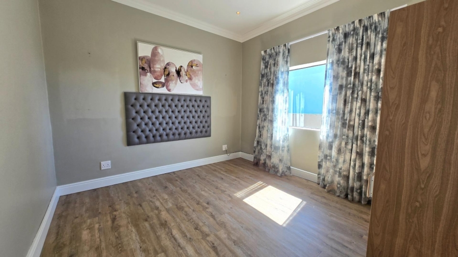 4 Bedroom Property for Sale in Kleinbaai Western Cape